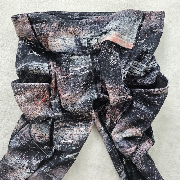 Lululemon Time to Sweat Speed Up Tight | Luxtreme Leggings Size 4 - Picture 5 of 11